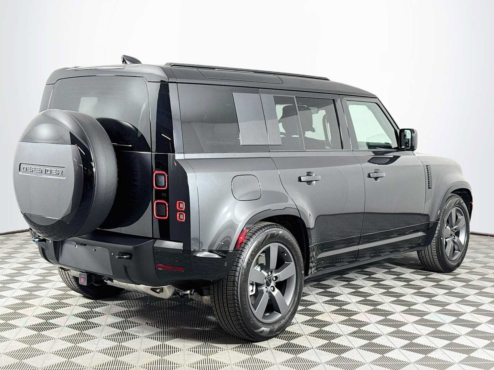 New 2026 Land Rover Defender 110 X-Dynamic SE AWD/4WD image 5