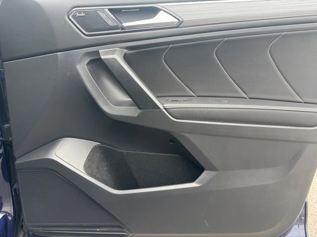 Used 2022 Volkswagen Tiguan SEL R-Line image 29