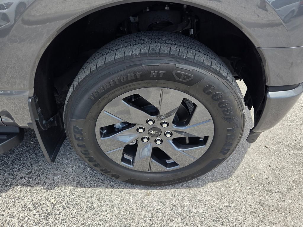 Used 2024 Ford F150 Lightning Lariat AWD/4WD image 21