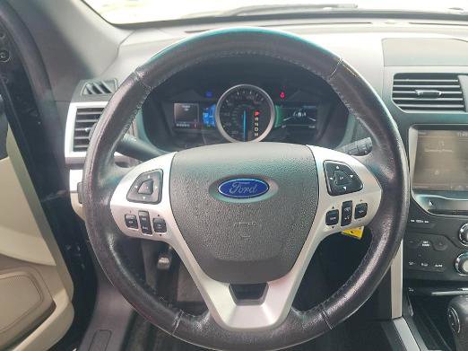 Used 2014 Ford Explorer XLT w/ Equipment Group 202A AWD/4WD image 5