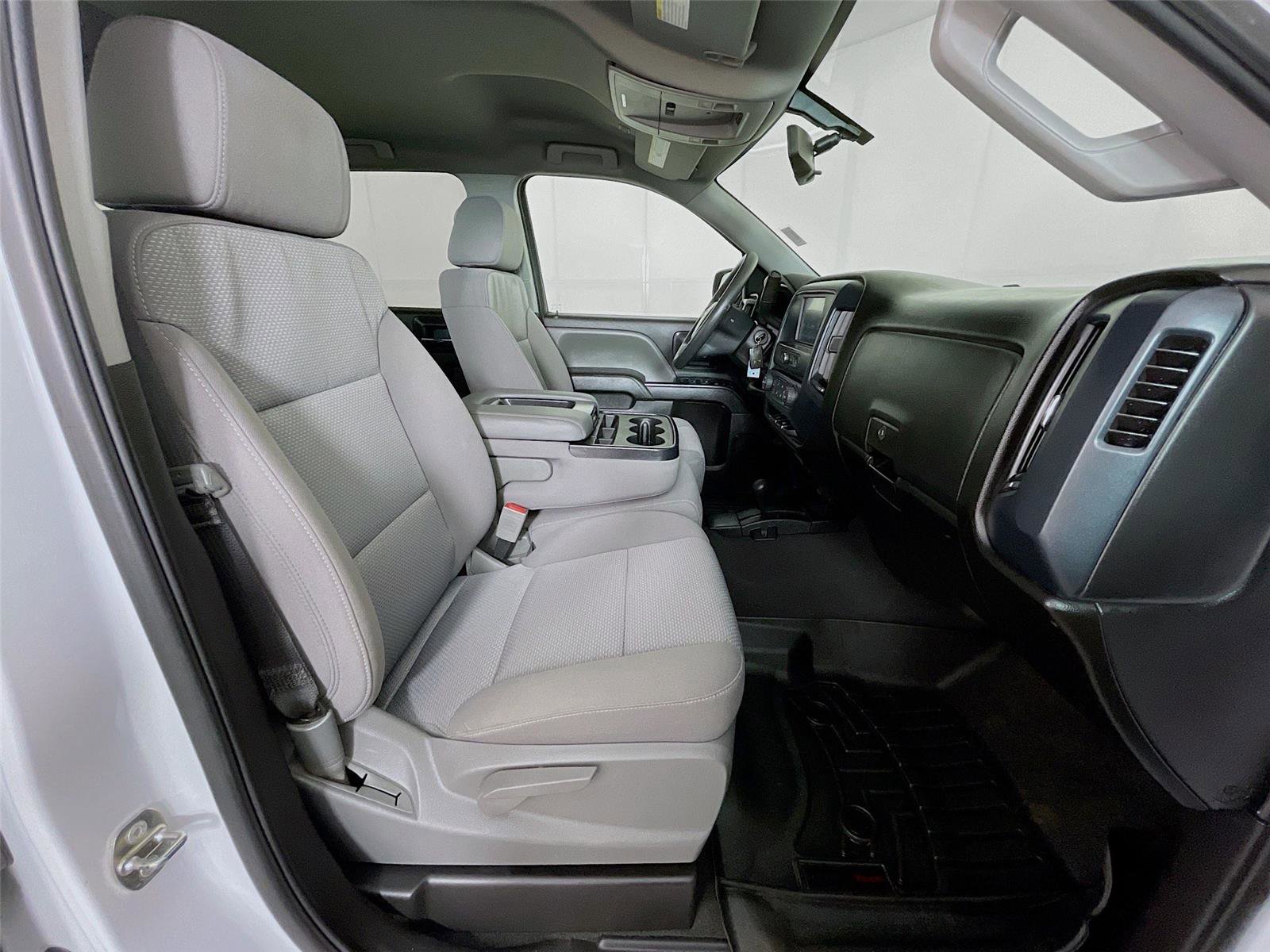 Used 2018 Chevrolet Silverado 1500 Custom w/ Custom Value Package image 29