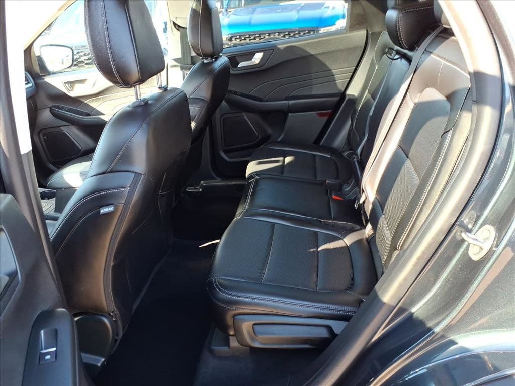 Used 2022 Ford Escape Titanium image 11