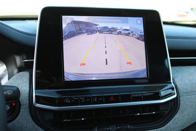 Used 2025 Jeep Compass Latitude image 28