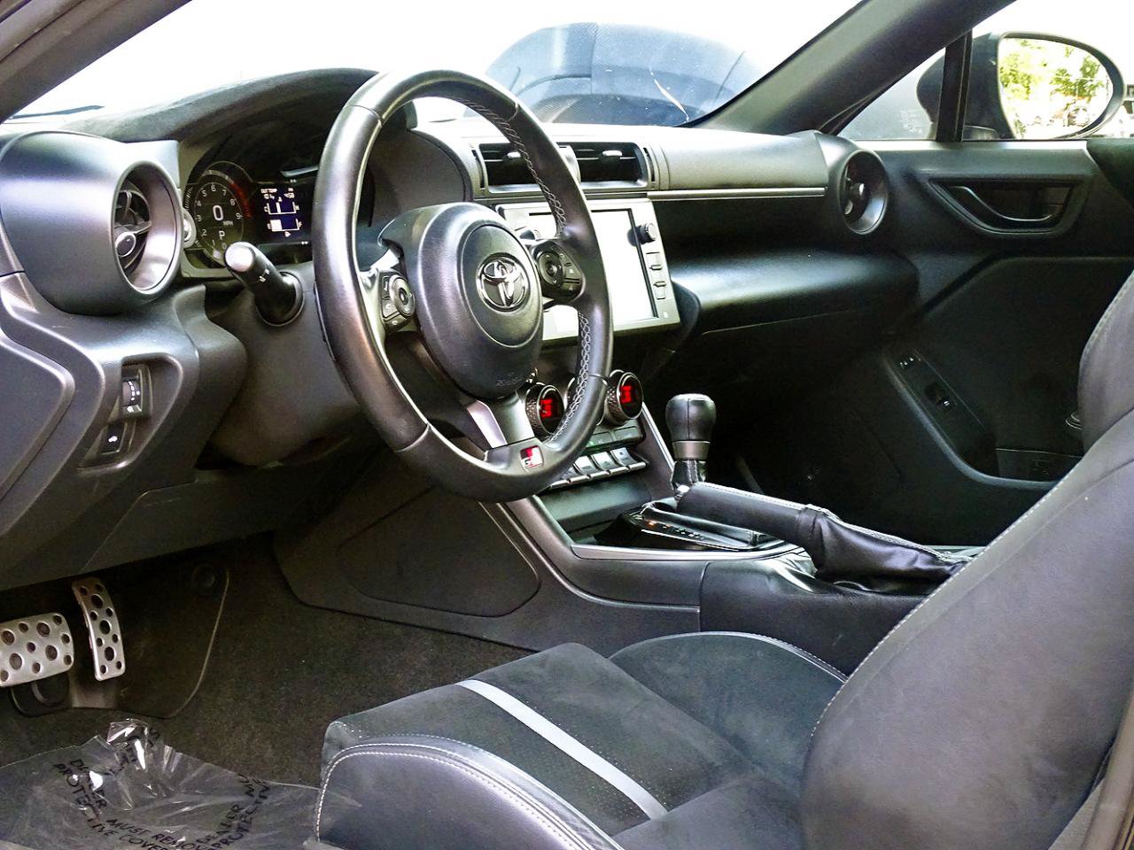 Used 2023 Toyota GR86 Premium RWD image 19