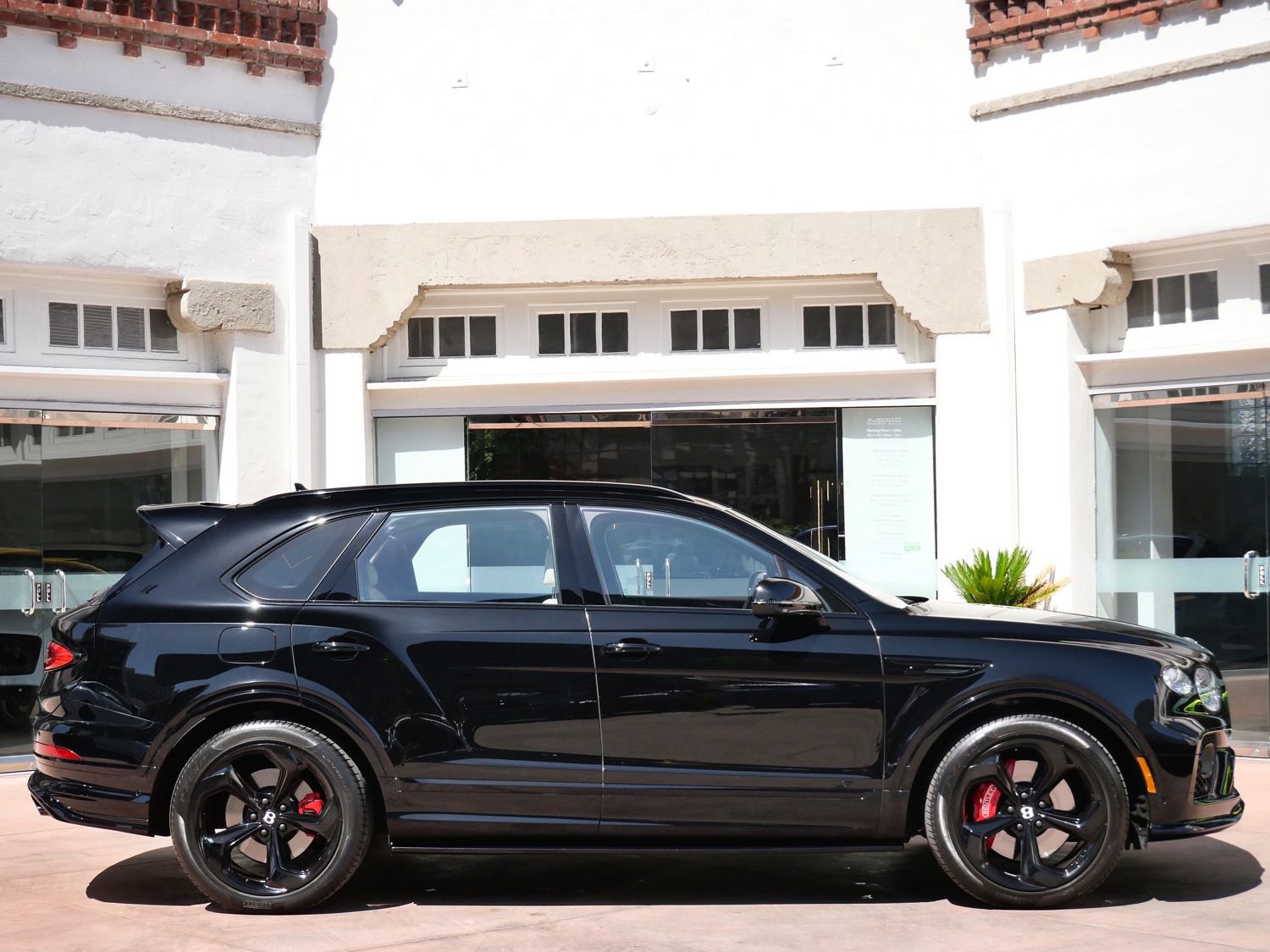 Used 2023 Bentley Bentayga AWD/4WD image 5