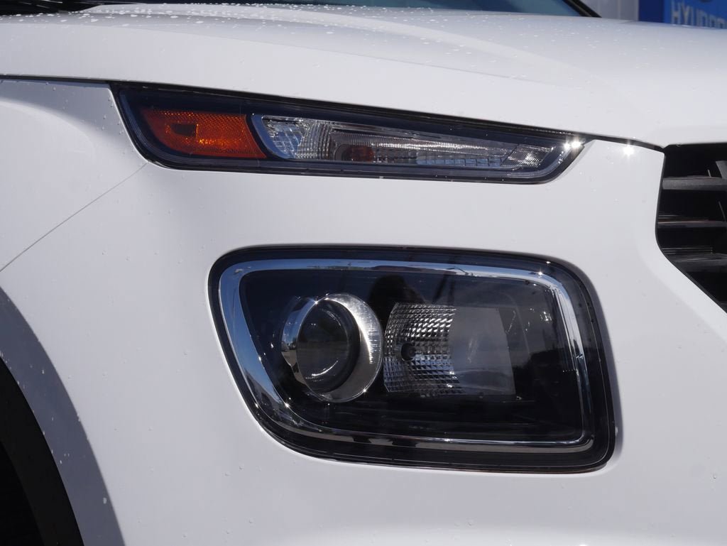 New 2026 Hyundai Venue SE FWD image 3