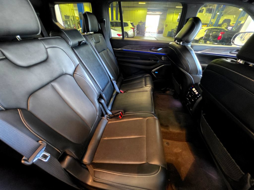 Used 2023 Jeep Grand Cherokee L Overland AWD/4WD image 66
