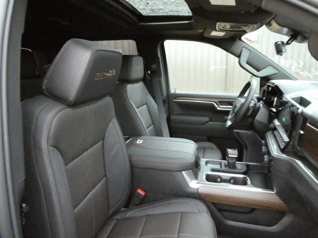 New 2026 Chevrolet Silverado 1500 High Country w/ Midnight Edition AWD/4WD image 15