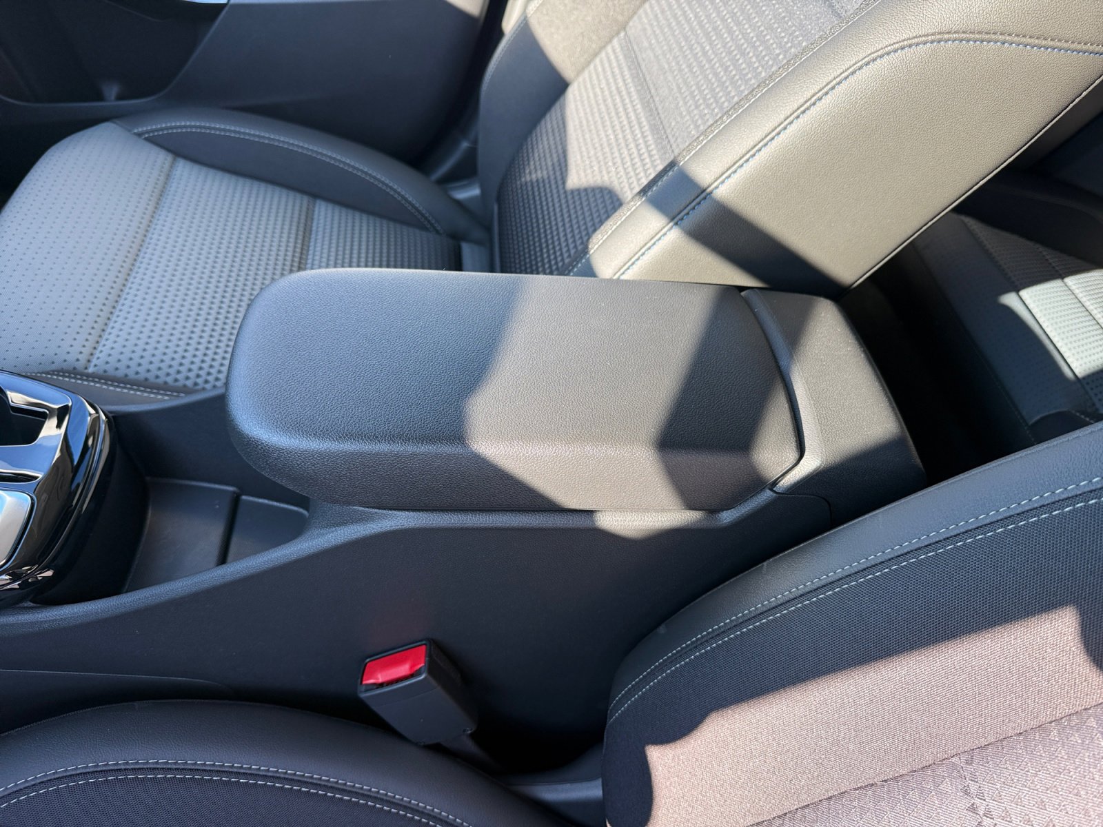 New 2026 Chevrolet Trax LT w/ Sunroof Package image 14