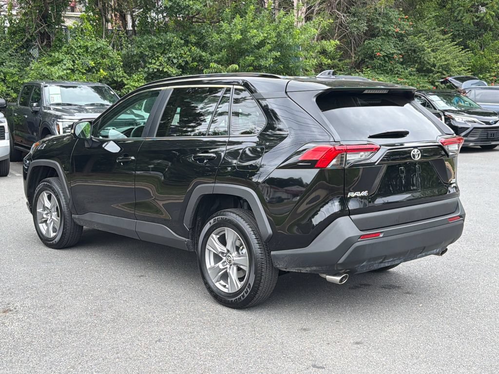 Used 2025 Toyota RAV4 XLE AWD/4WD image 3