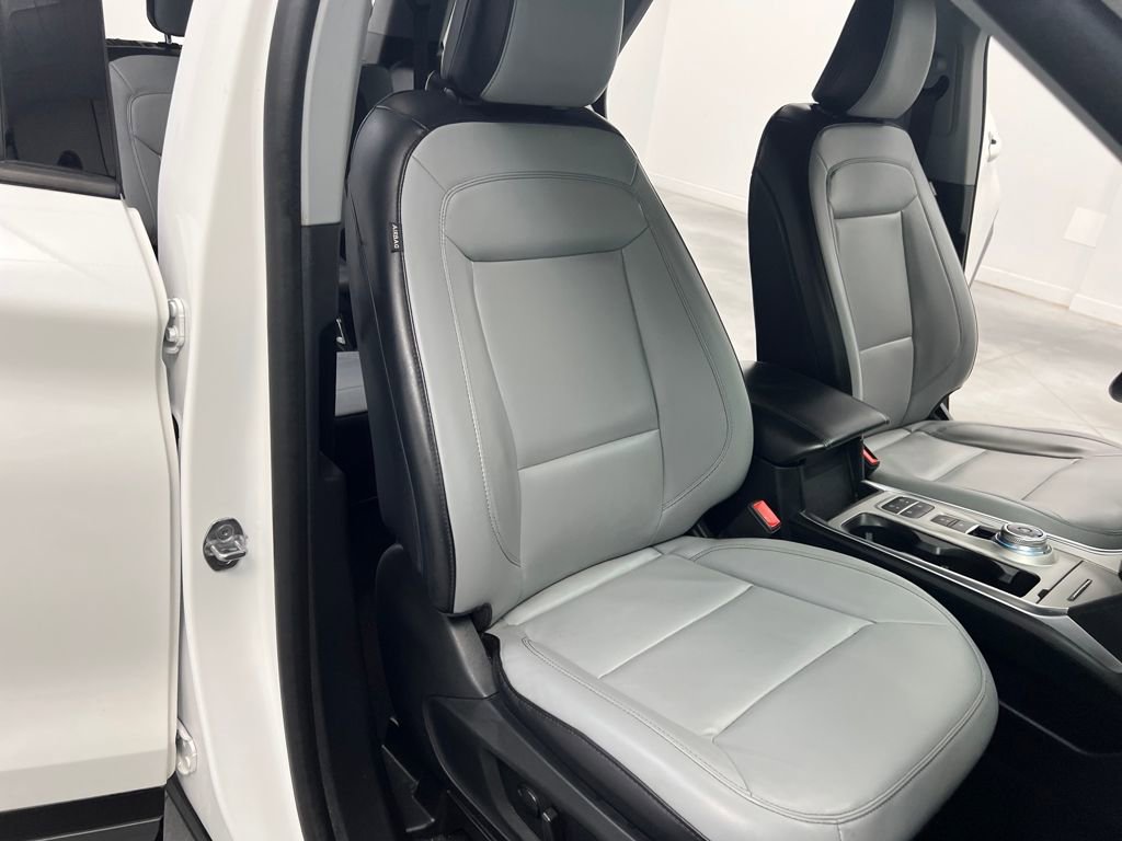 Used 2021 Ford Explorer XLT w/ Equipment Group 202A image 25