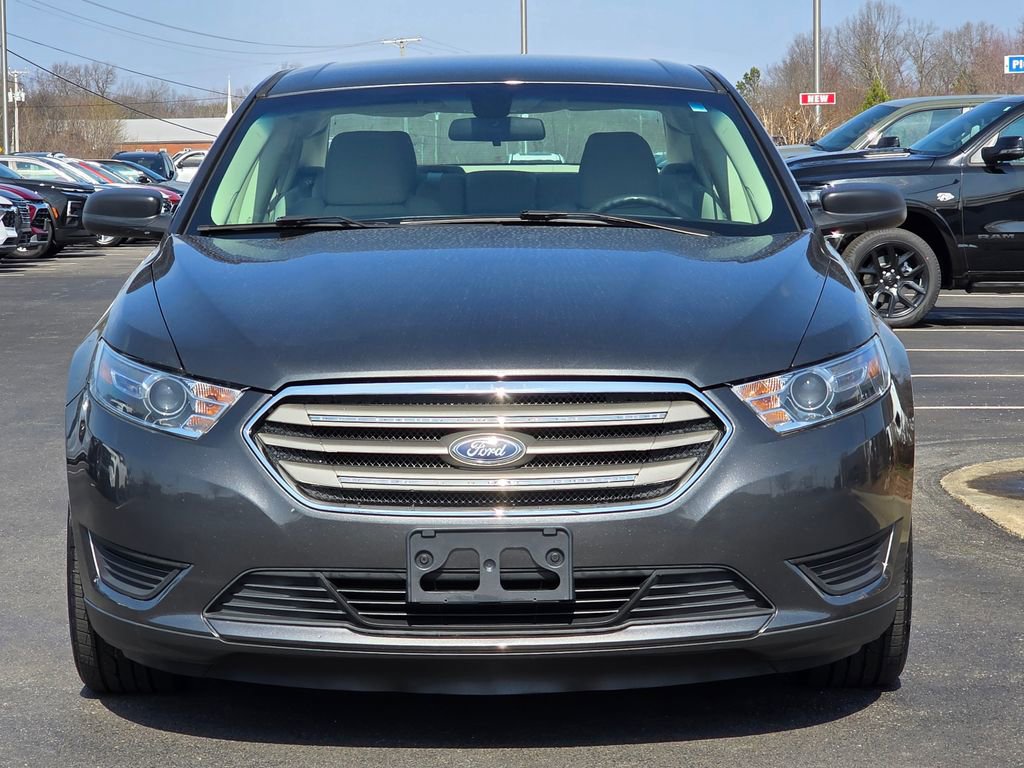 Used 2018 Ford Taurus SE image 3