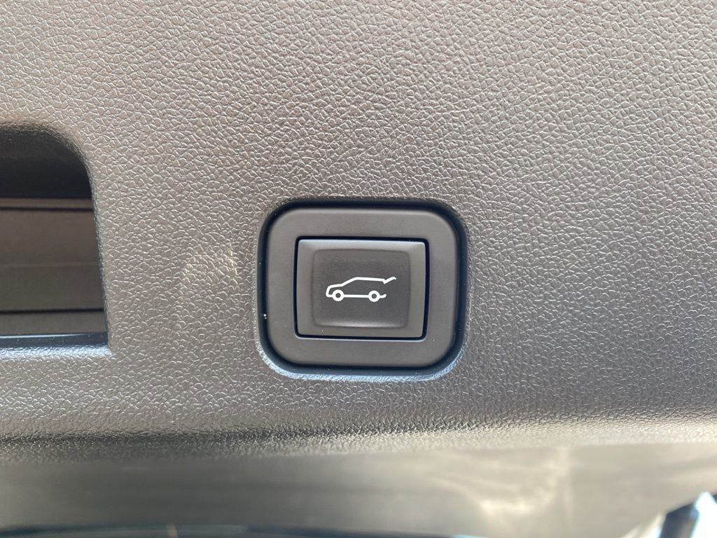 Used 2024 Chevrolet Traverse LT image 13