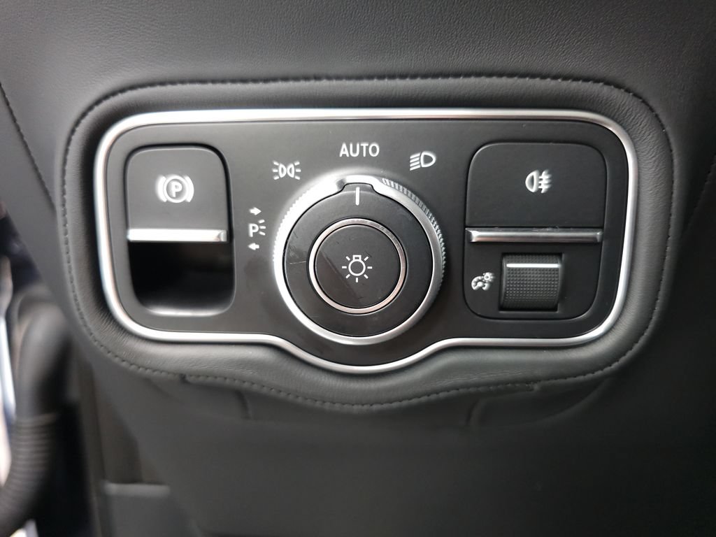 Used 2025 Mercedes-Benz G 550 image 10