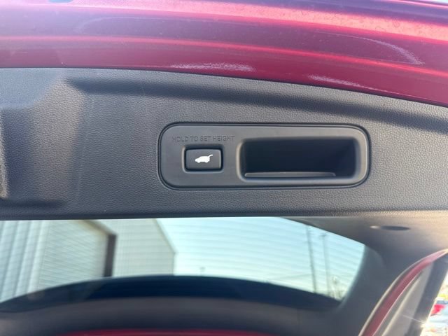 Used 2023 Acura MDX w/ Technology Package AWD/4WD image 10