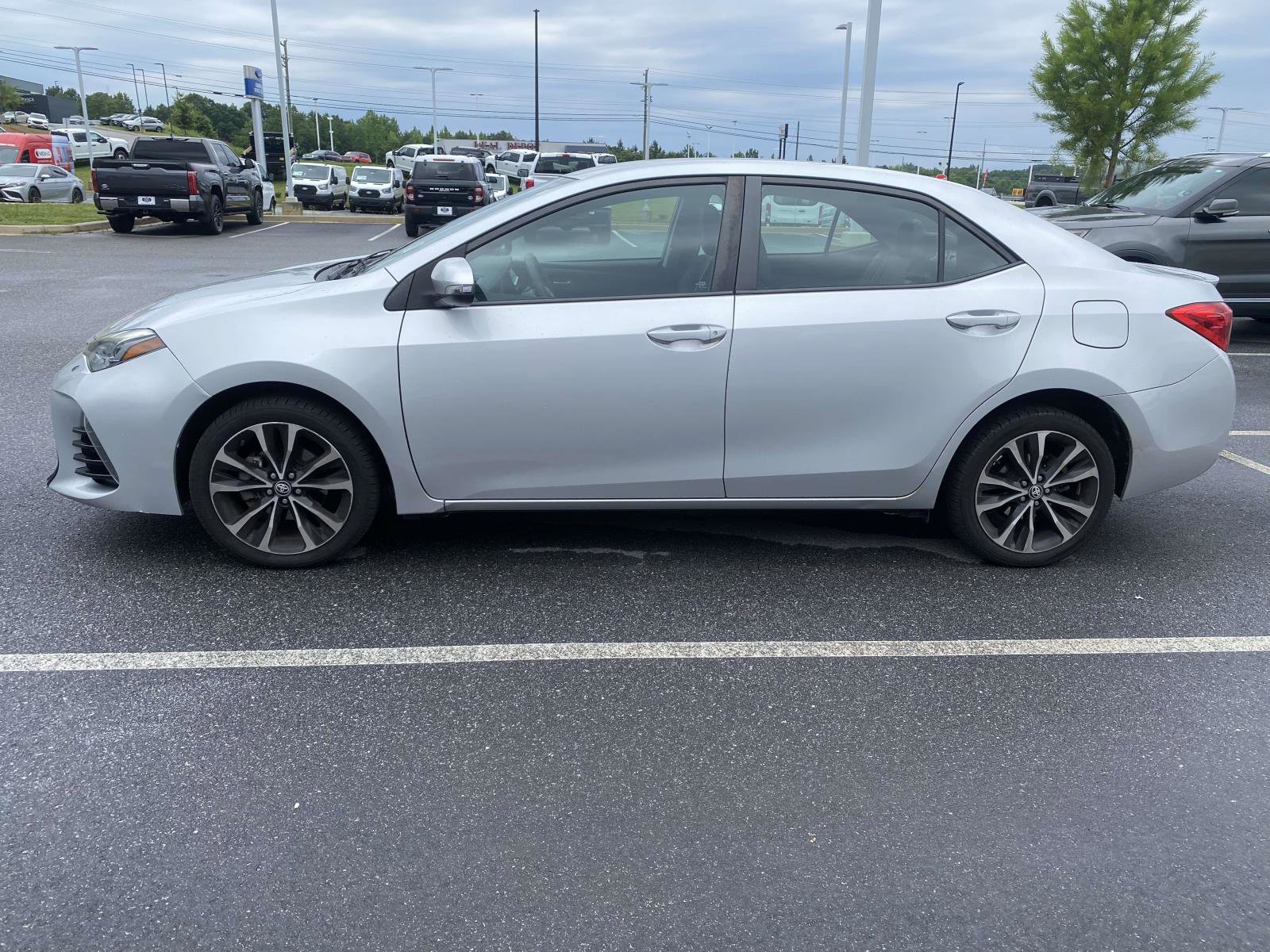 Used 2017 Toyota Corolla SE FWD image 4