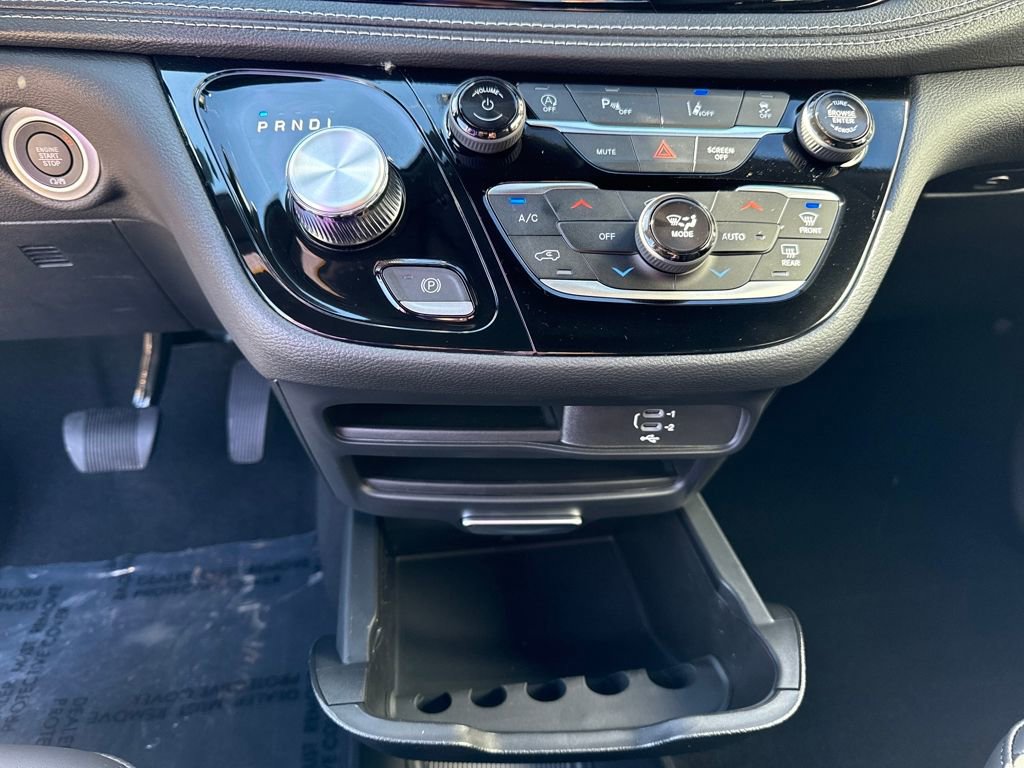 New 2026 Chrysler Pacifica Select image 19