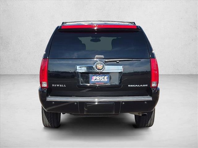 Used 2014 Cadillac Escalade Luxury RWD image 7