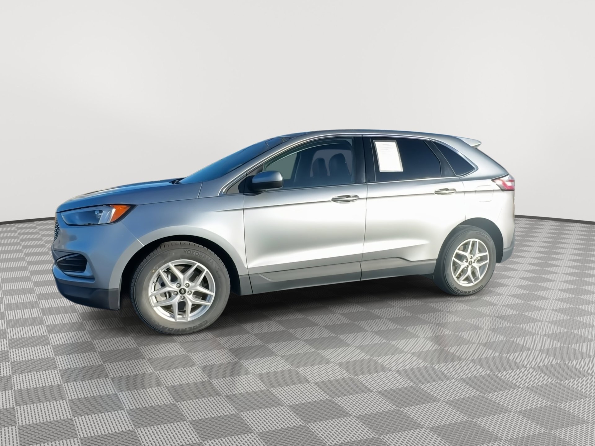Used 2024 Ford Edge SEL image 4