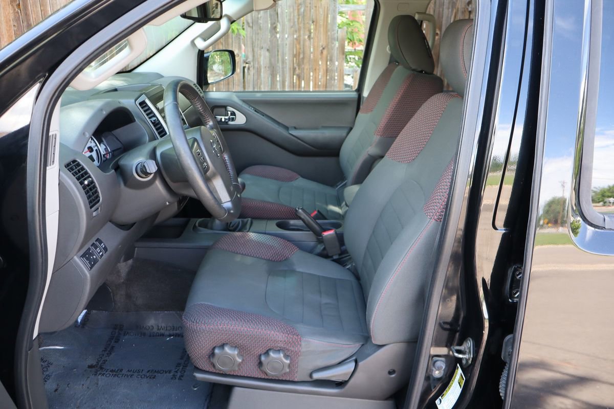 Used 2012 Nissan Frontier PRO-4X AWD/4WD image 19