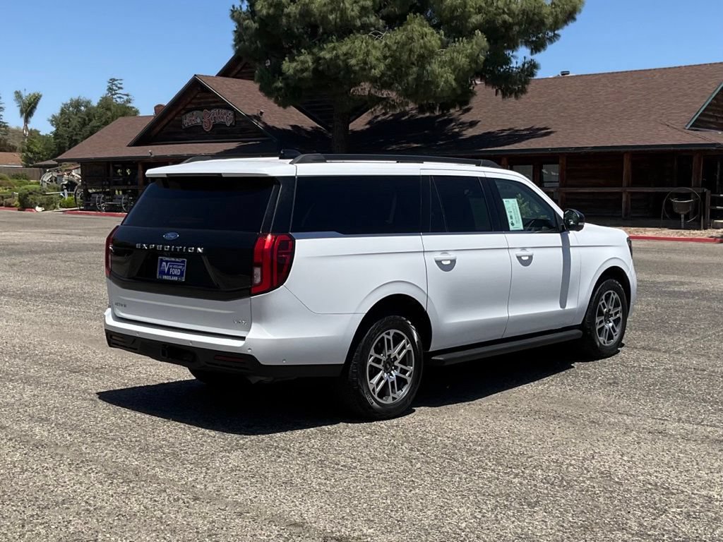 Used 2025 Ford Expedition Max Active AWD/4WD image 6