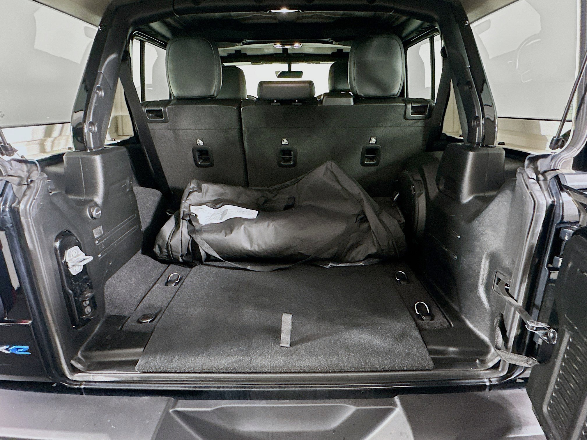 Used 2023 Jeep Wrangler Sahara w/ Cold Weather Group image 28