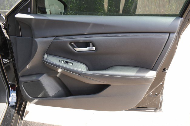 Used 2023 Nissan Sentra SV FWD image 23