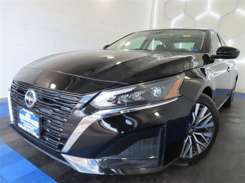 Used 2023 Nissan Altima 2.5 SV FWD image 1