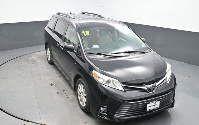 Used 2018 Toyota Sienna XLE AWD/4WD image 16