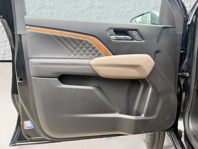 Used 2025 GMC Canyon Denali AWD/4WD image 20