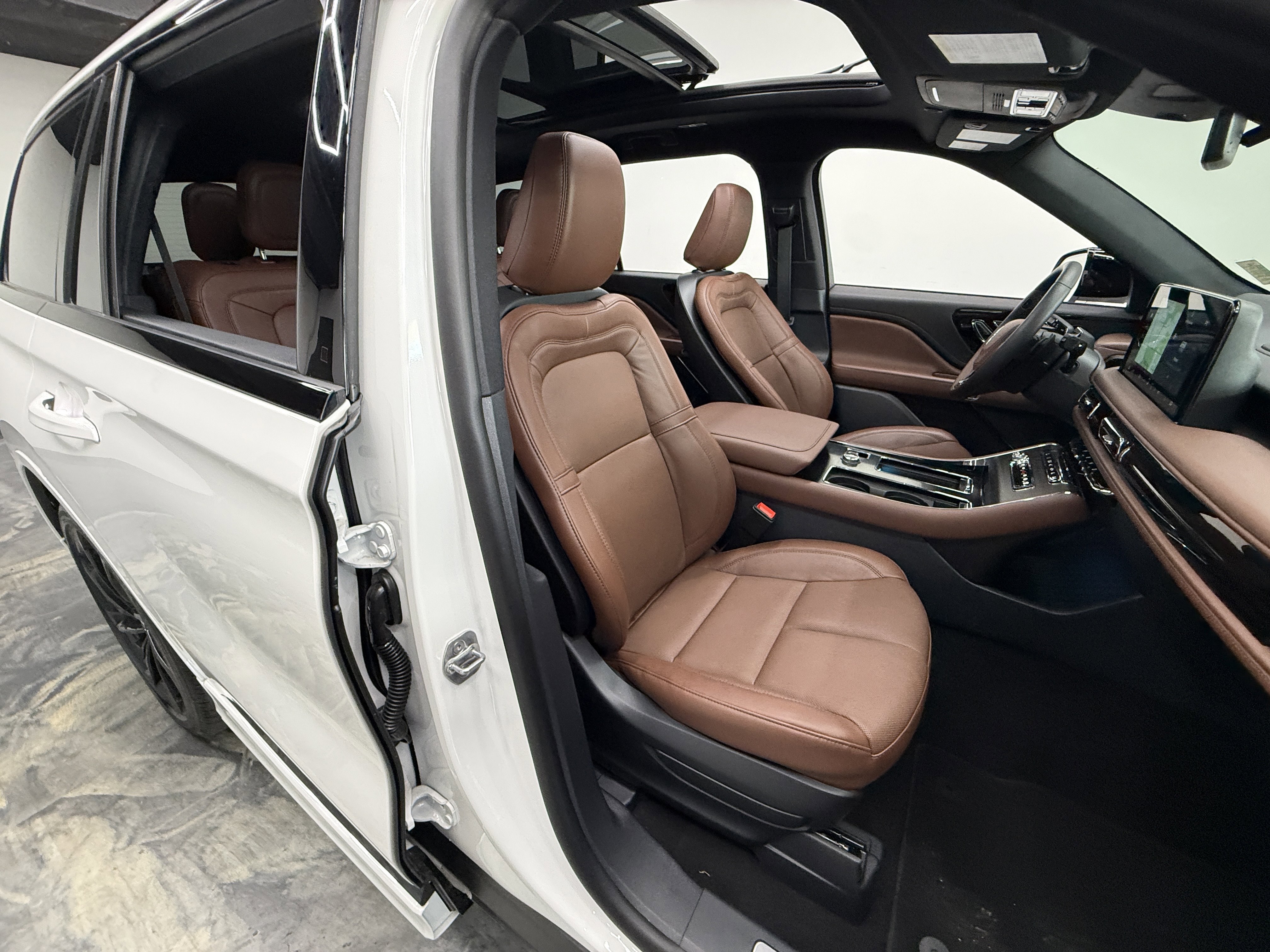 Used 2026 Lincoln Aviator Reserve w/ Jet Appearance Package AWD/4WD image 23