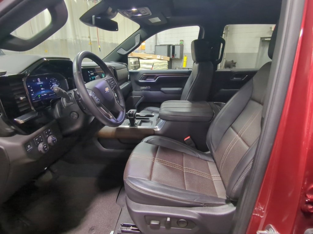 Used 2024 Chevrolet Silverado 1500 High Country image 14