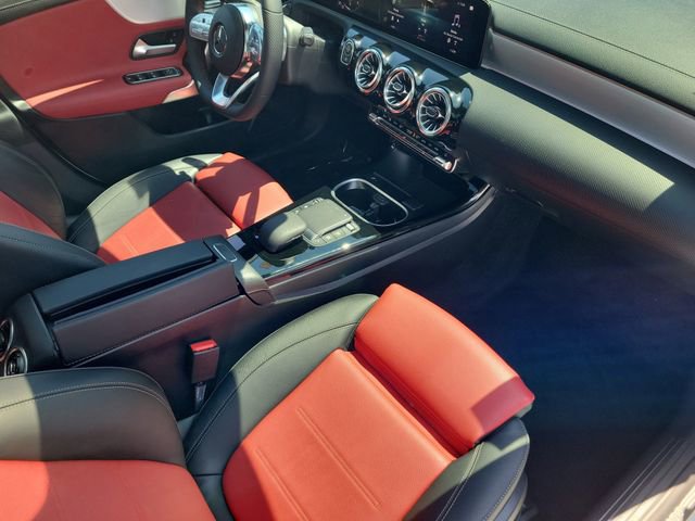 Used 2023 Mercedes-Benz CLA 250 image 20