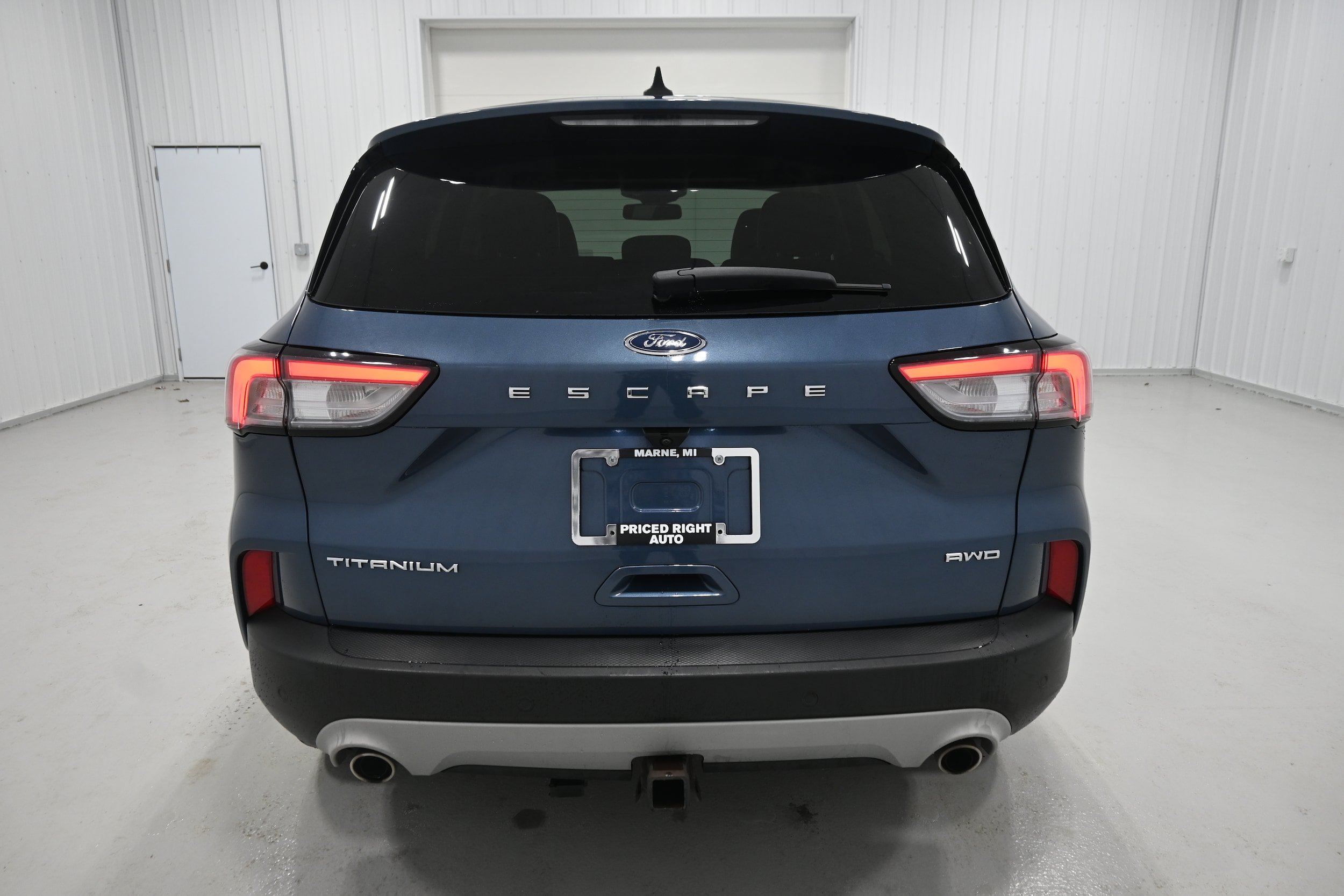 Used 2020 Ford Escape Titanium w/ Titanium Premium Package 2.0 AWD/4WD image 34