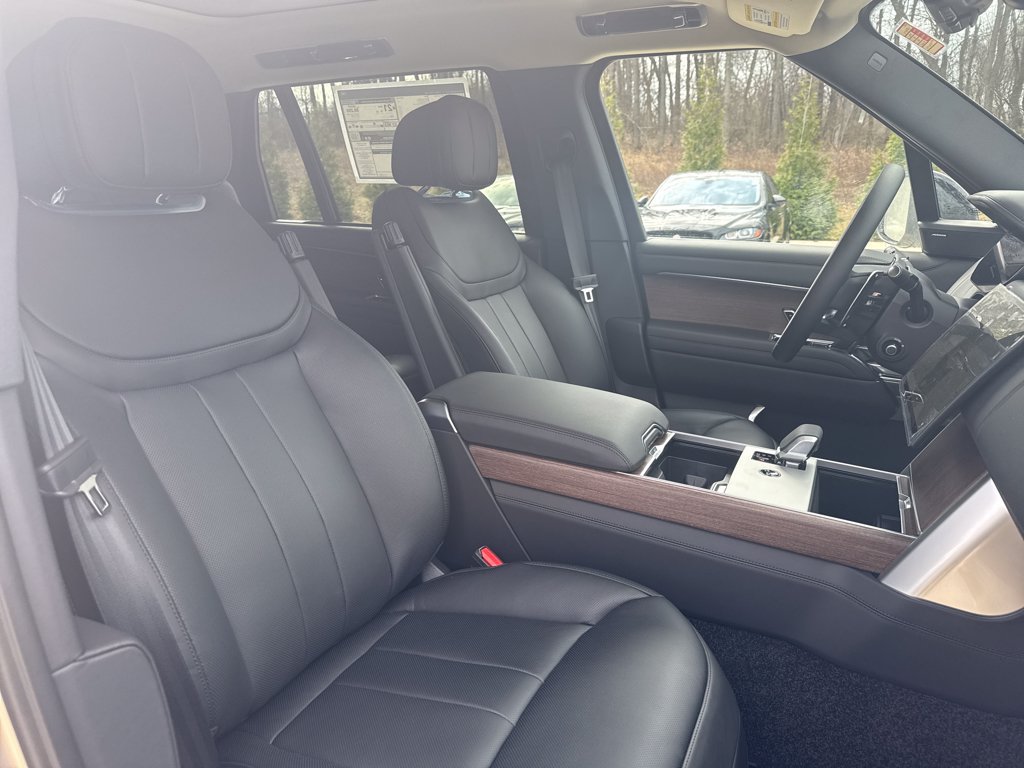 New 2026 Land Rover Range Rover Long Wheelbase SE AWD/4WD image 16