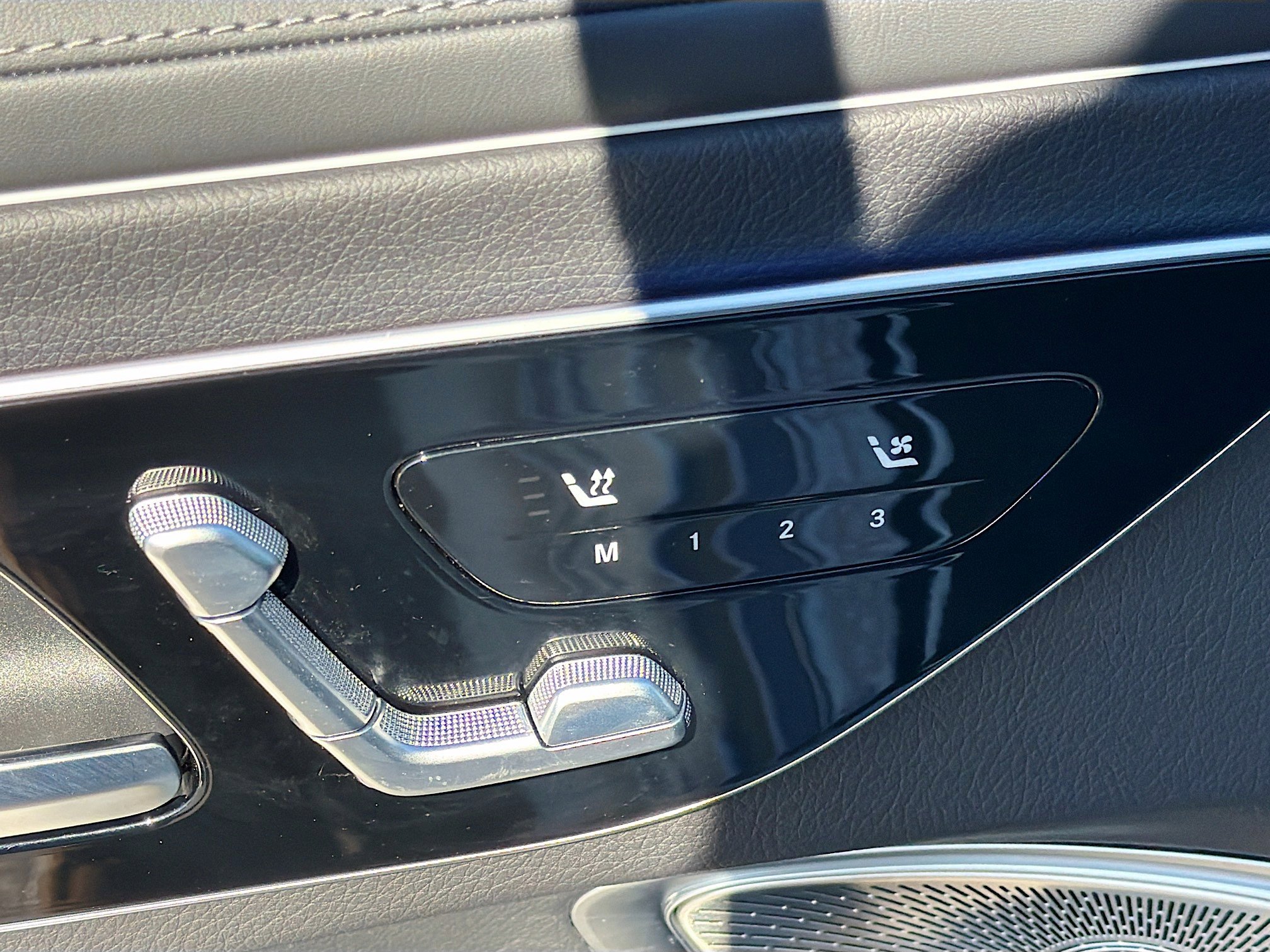 Used 2025 Mercedes-Benz CLE 300 4MATIC Coupe w/ AMG Line image 24