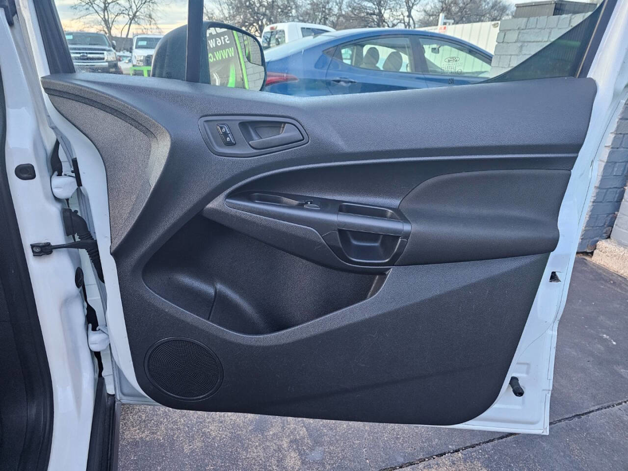 Used 2015 Ford Transit Connect XL FWD image 17