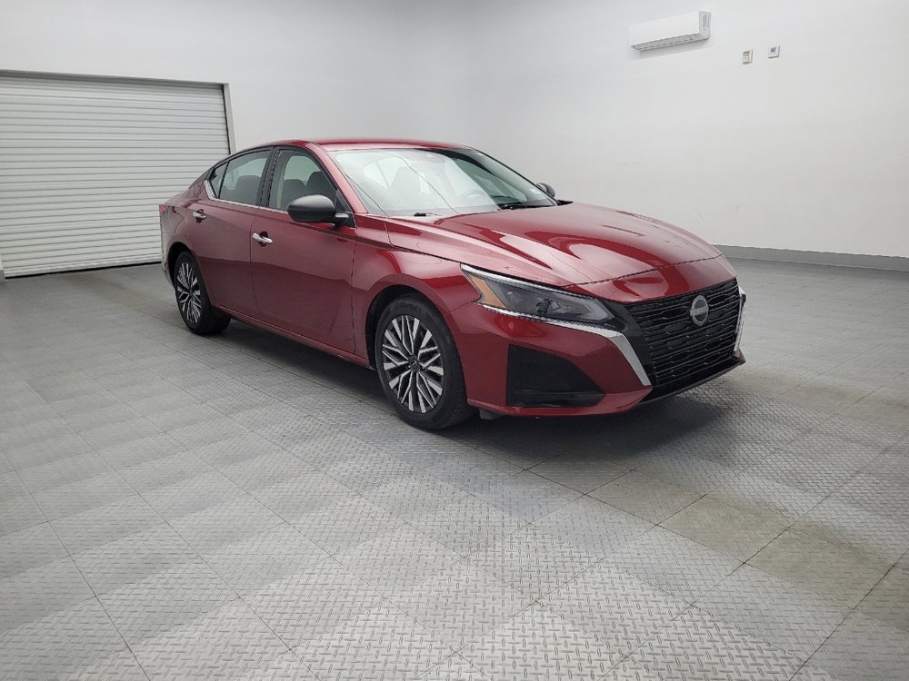 Used 2024 Nissan Altima 2.5 SV image 13