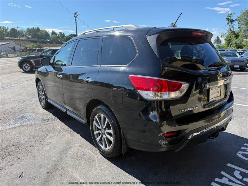 Used 2016 Nissan Pathfinder SV w/ SV Cold Weather Package AWD/4WD image 5