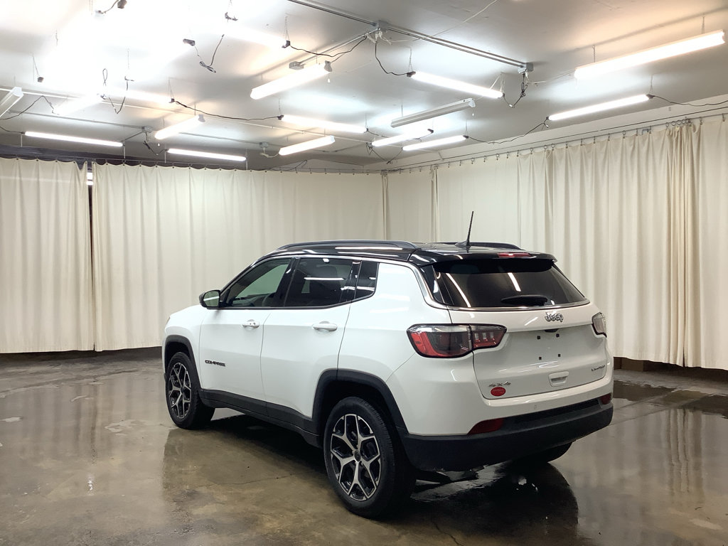 Used 2025 Jeep Compass Limited AWD/4WD image 9