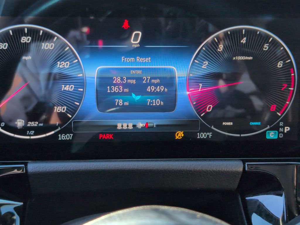 Used 2025 Mercedes-Benz GLA 250 4MATIC image 16