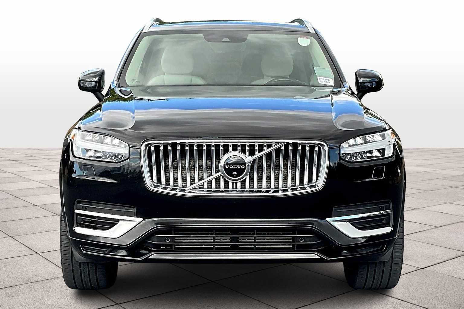 Used 2022 Volvo XC90 T8 Inscription image 3