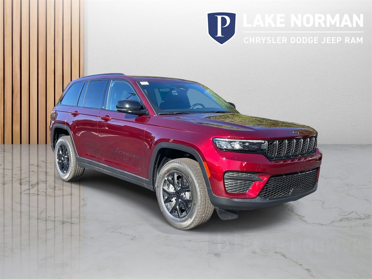 New 2025 Jeep Grand Cherokee Altitude image 2