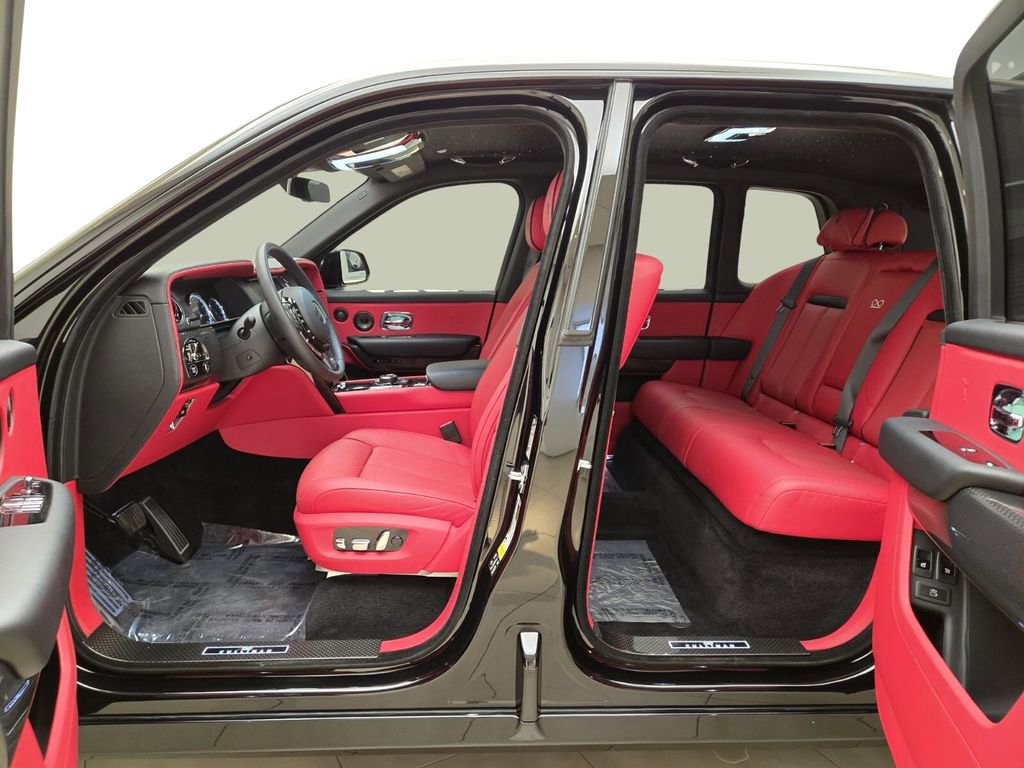 Certified 2022 Rolls-Royce Cullinan Black Badge w/ Dark Exterior Package image 17