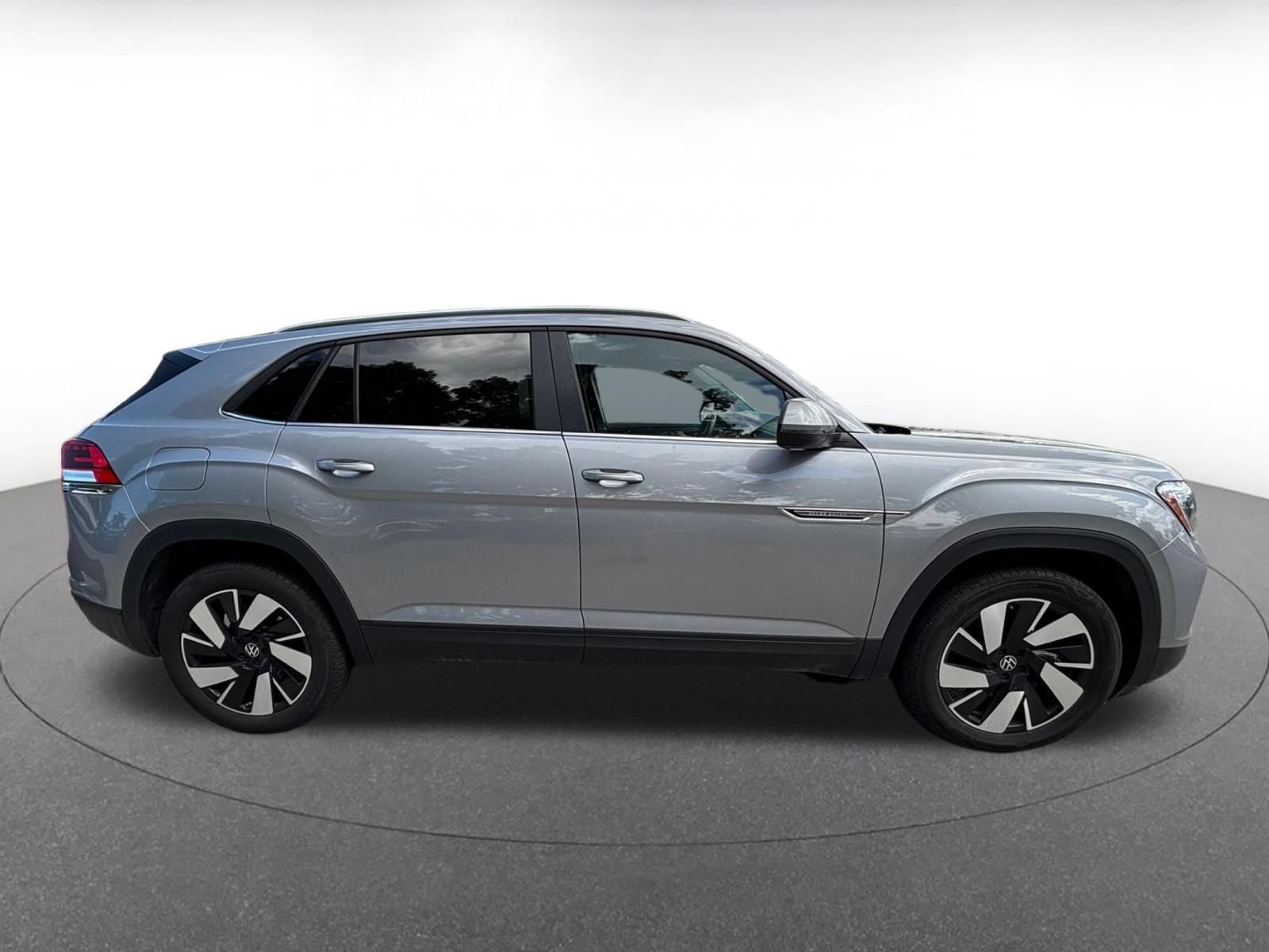 Used 2026 Volkswagen Atlas Cross Sport SE AWD/4WD image 8