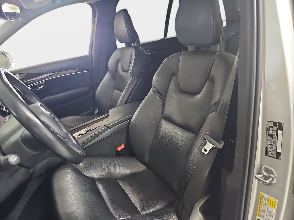 Used 2016 Volvo XC90 T6 Momentum w/ Momentum Plus Package AWD/4WD image 18