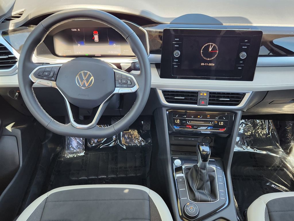 New 2026 Volkswagen Taos SE AWD/4WD image 3