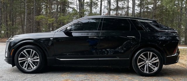 Used 2024 Cadillac Lyriq Luxury image 5