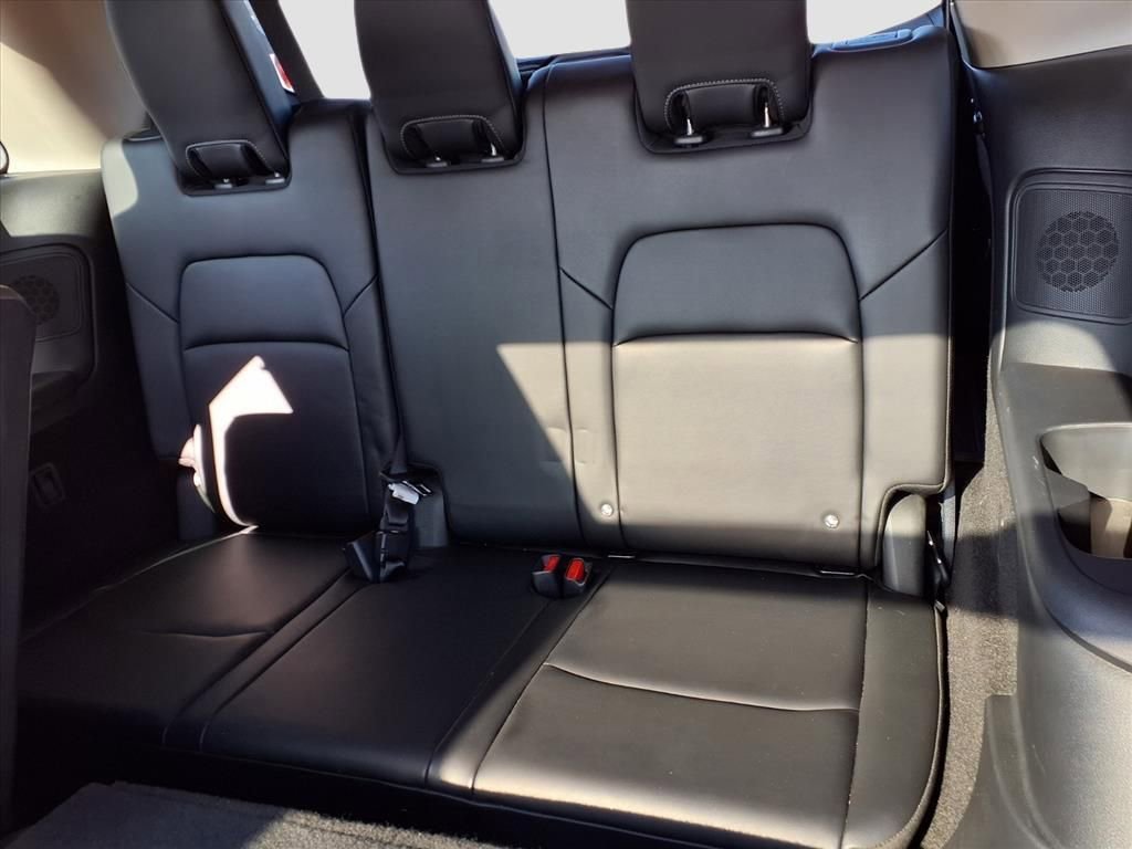 Used 2023 Nissan Pathfinder Platinum w/ Cargo Package image 29