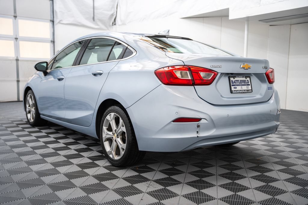Used 2018 Chevrolet Cruze Premier w/ Enhanced Convenience Package FWD image 7